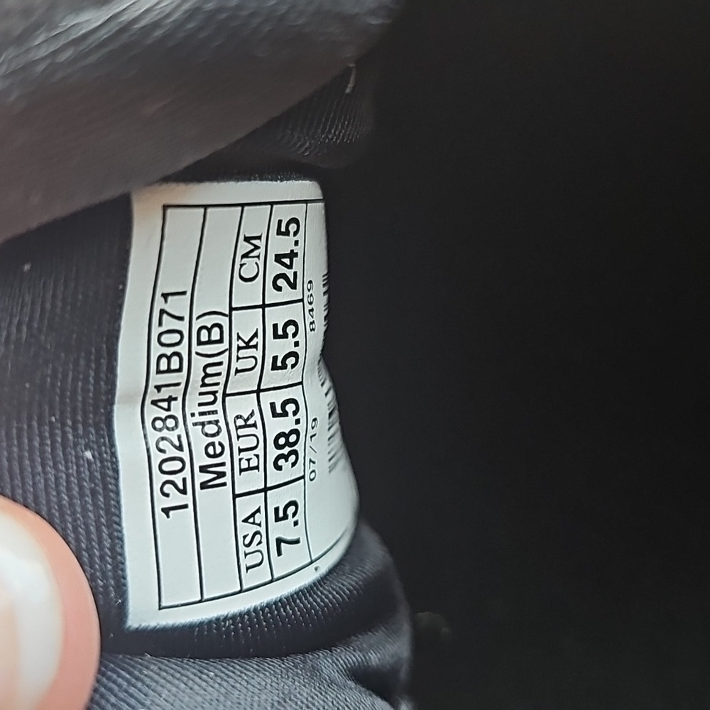 Womens Brooks, Size 7.5, Black - Picture 6 of 6